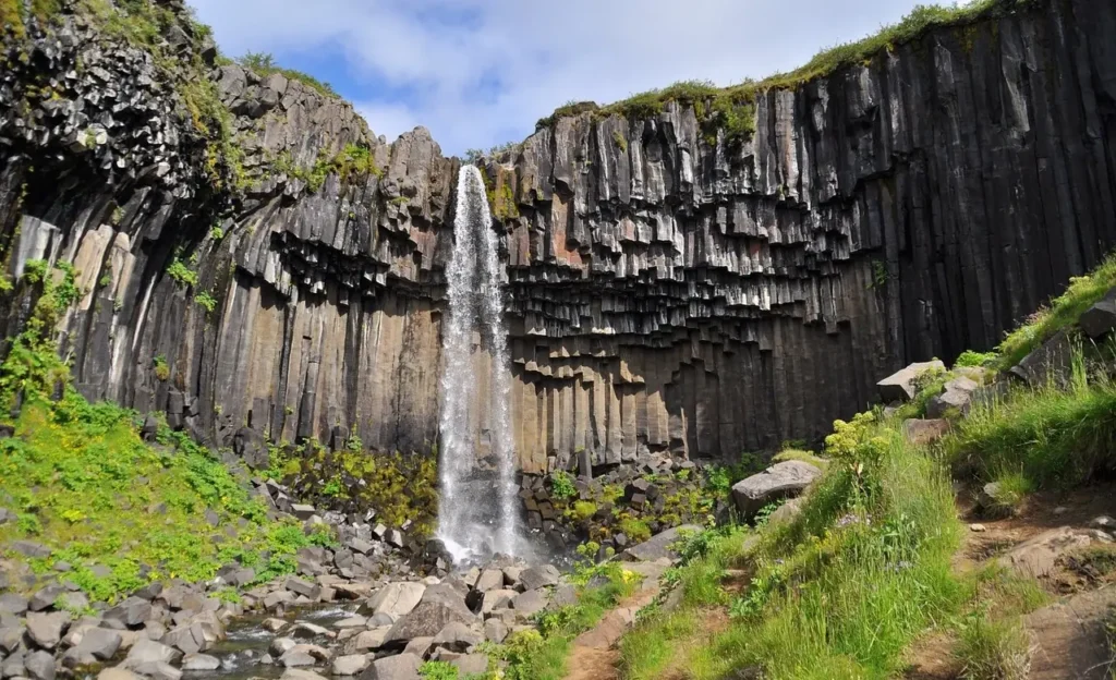 la cascata Svartifoss islanda sud orientale