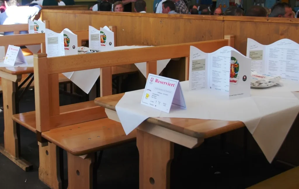 prenotare un tavolo all'Oktoberfest di Monaco