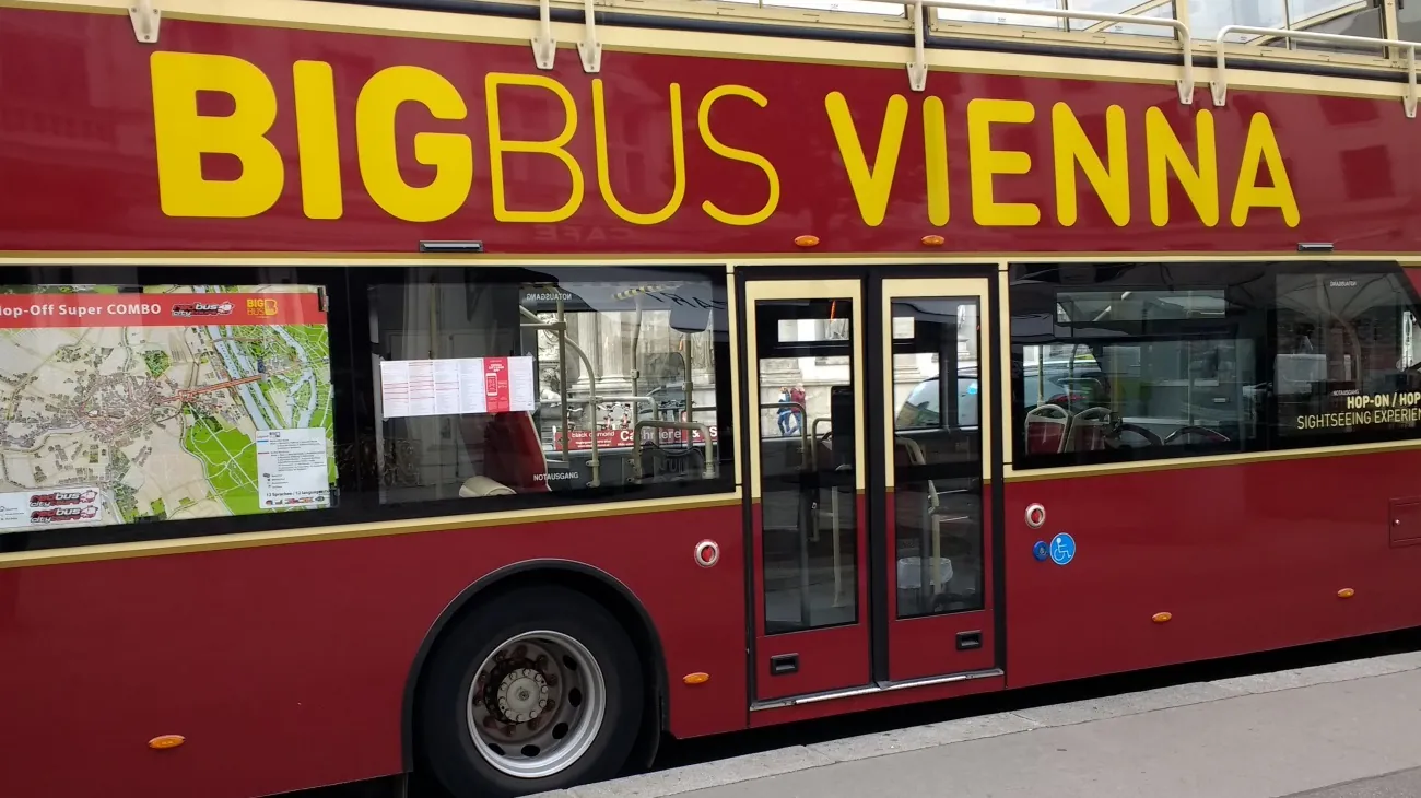 Vienna bus sightseeing