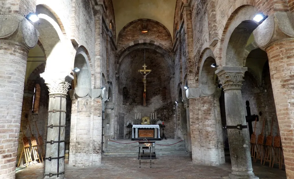 chiesa dei Santi Vitale e Agricola all'interno del complesso di Santo Stefano alle sette chiese a Bologna