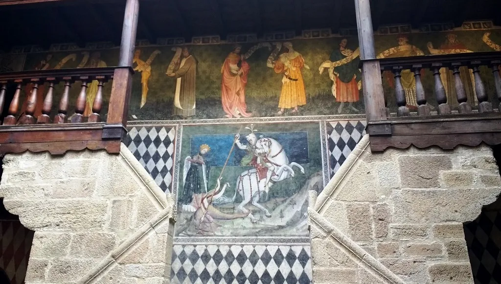 l'affresco di San Giorgio che uccide il drago nel castello di Fenis in Valle d'Aosta