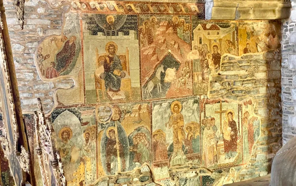 affresco bizantino nella cattedrale Panagia Ekatontapiliani a Paros
